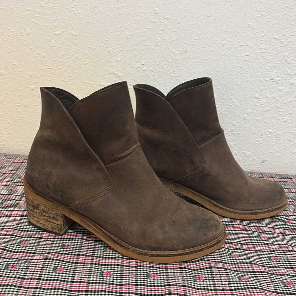 Made in Spain, soft leather boots!